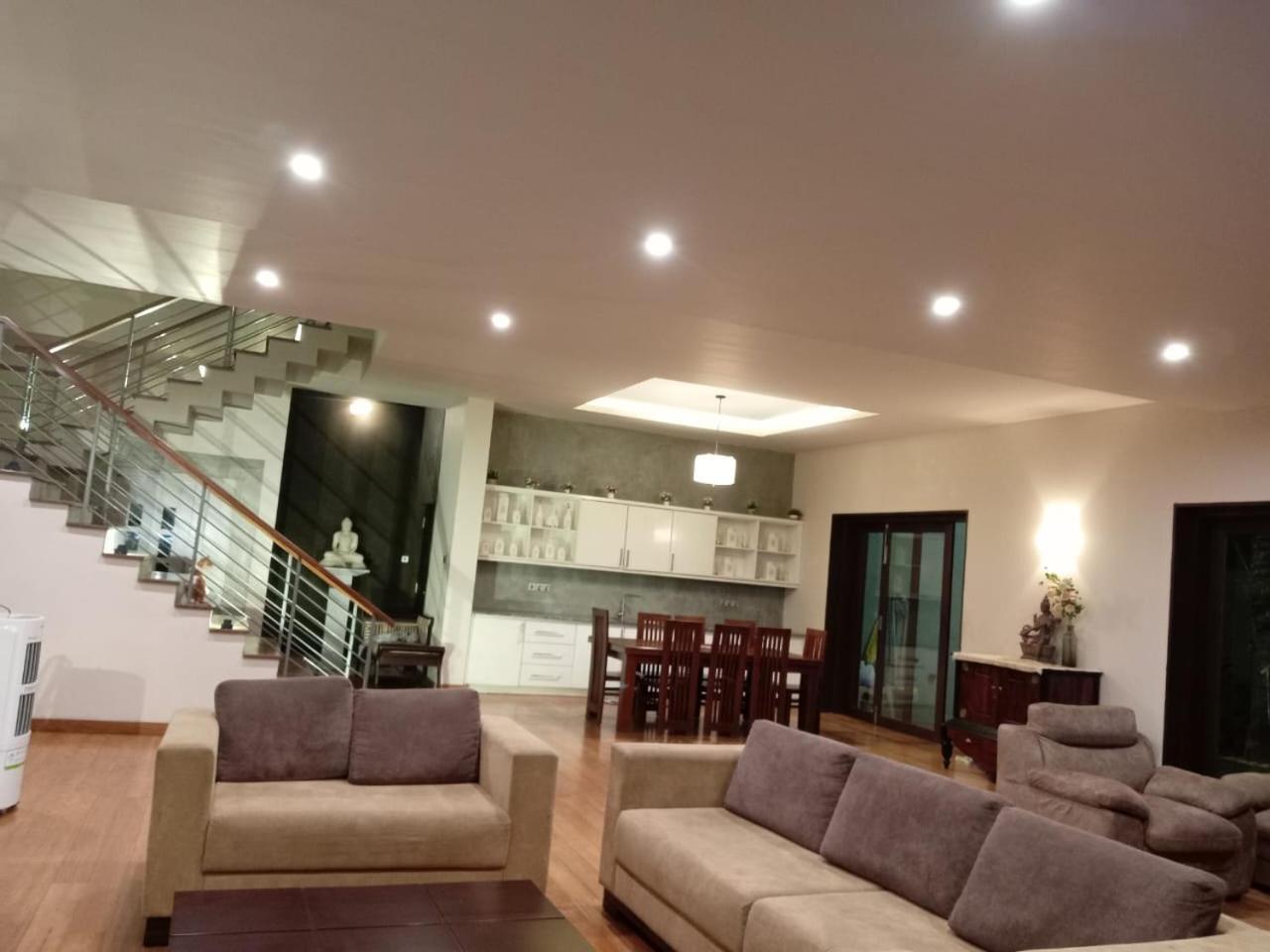 Thalangama Lakeview Lodge Battaramulla Eksteriør bilde
