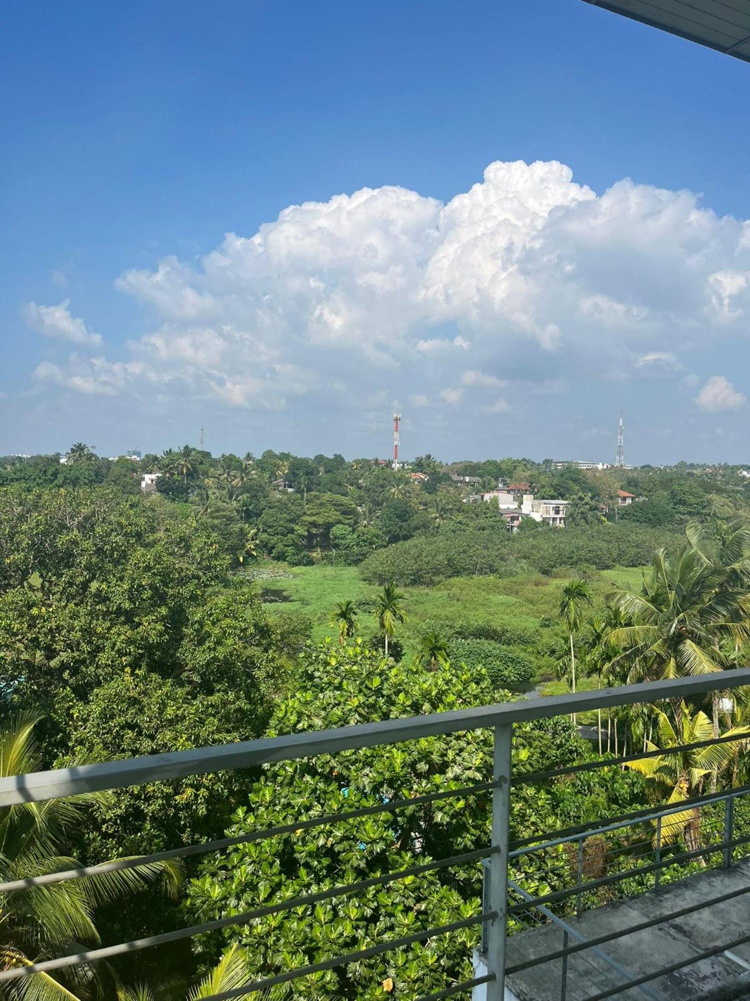 Thalangama Lakeview Lodge Battaramulla Eksteriør bilde