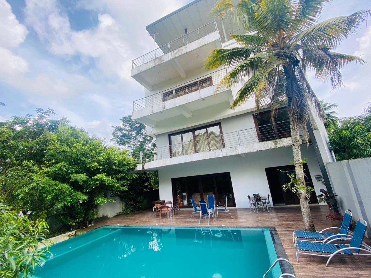 Thalangama Lakeview Lodge Battaramulla Eksteriør bilde